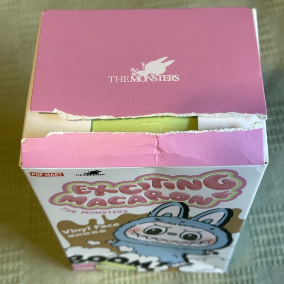 AUTHENTIC PopMart Labubu The Monsters Exciting Macaroon V1 plush - Picture 9 of 9